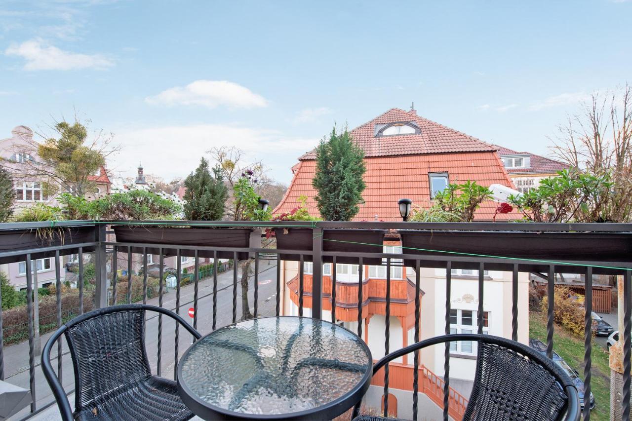 Studio Balcony